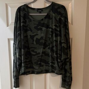 Express Women's Green Camouflage Sweatshirt